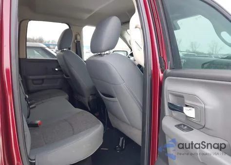 2018 Ram 1500 Big Horn 4X4 6'4 Box z USA, uszkodzony, nr VIN 1C6RR7GG0JS229011